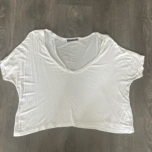 Cropped white t-shirt